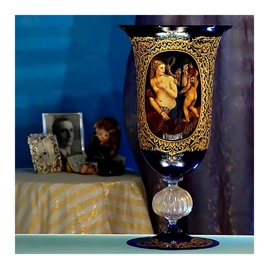 Vase décoré avec Putti